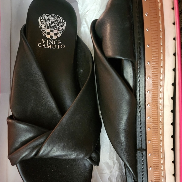 Vince Camuto Sandals...Black Leather 8.5 - Picture 2 of 6